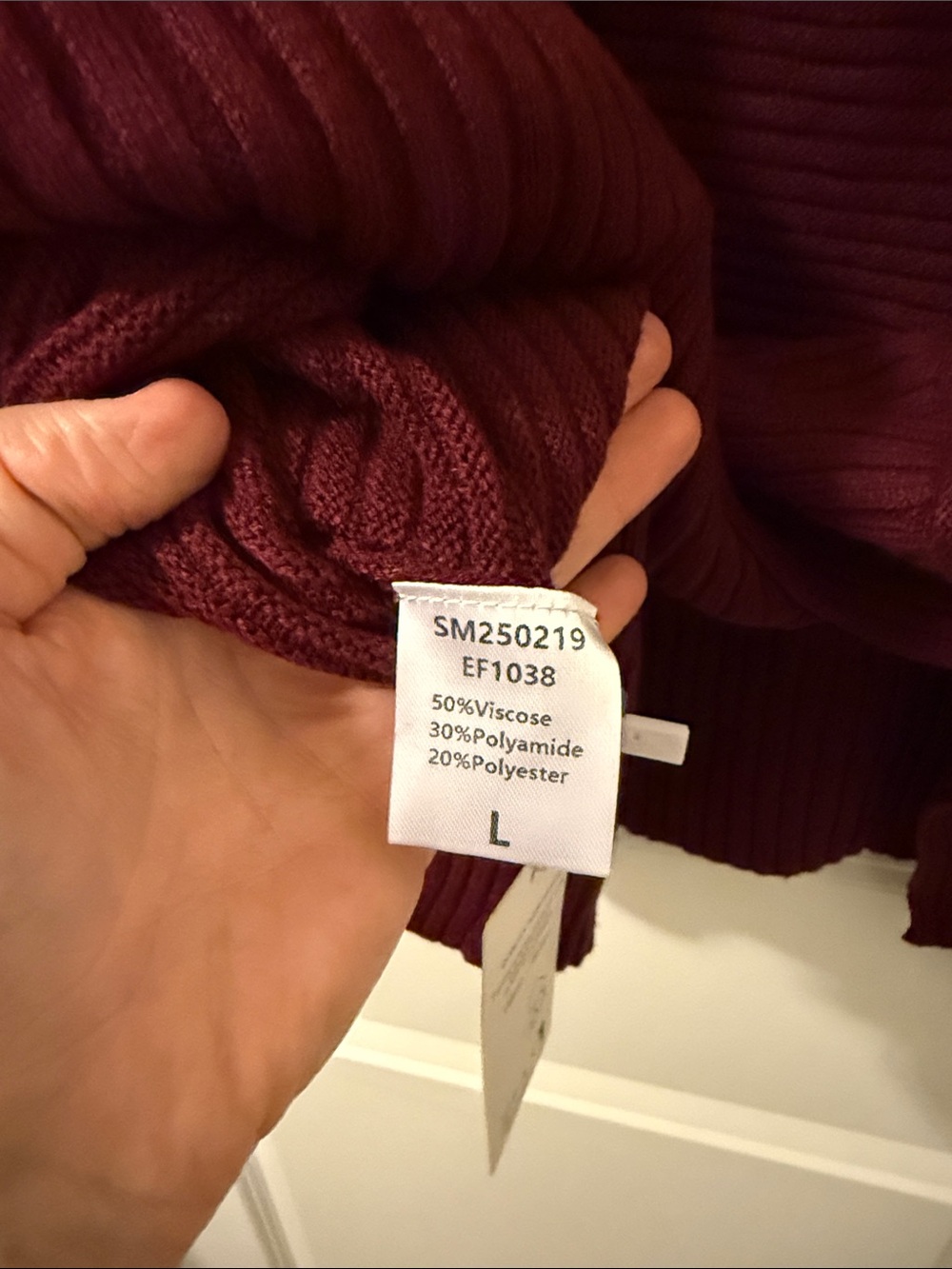 Relaxed Ribbed Turtleneck Sweater - Burgundy - Picture 3 of 3